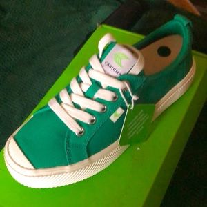 CARIUMA OCA low green canvas sneakers
